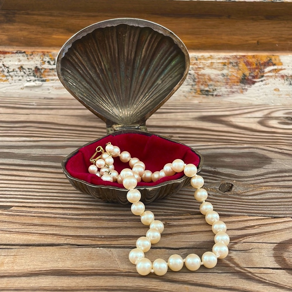 Vintage Clam Shell Trinket Box & Pearl Choker